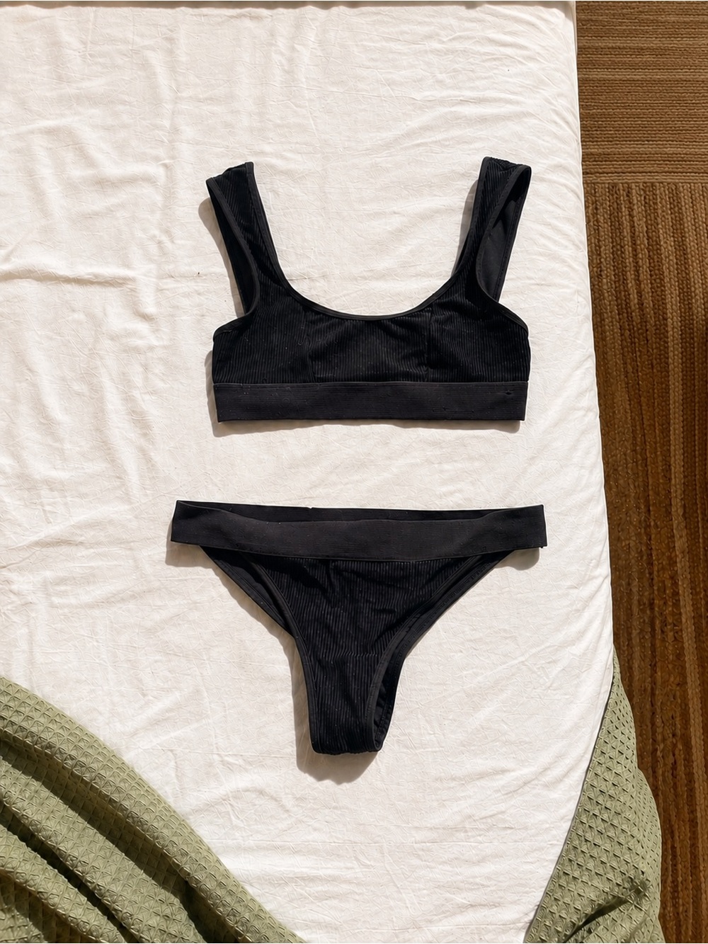 Frankies Bikinis black ribbed bikini 🖤 size M